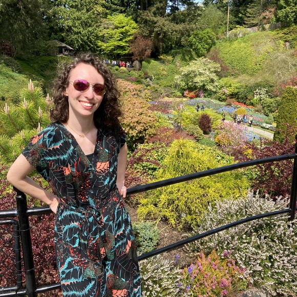 Meet your Posher, Megan - Picture 2 of 2